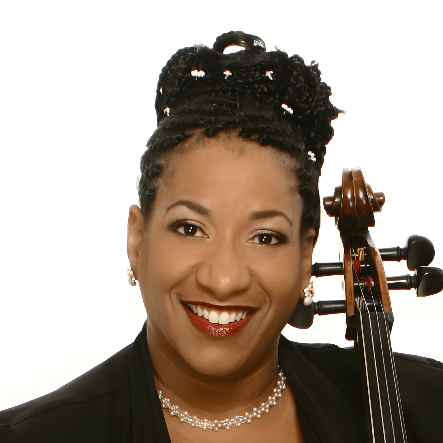 headshot of Prudence McDaniel holding her cello